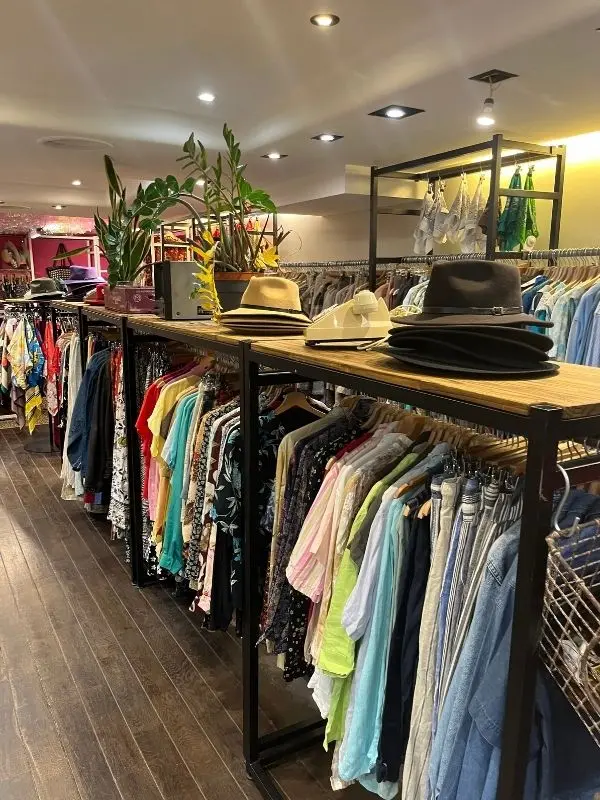 Portants vintage Kilo-Shop Paris