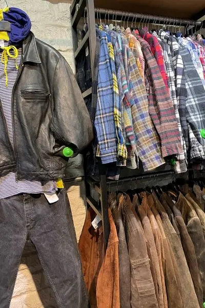 Portants vintage Kilo-Shop Paris