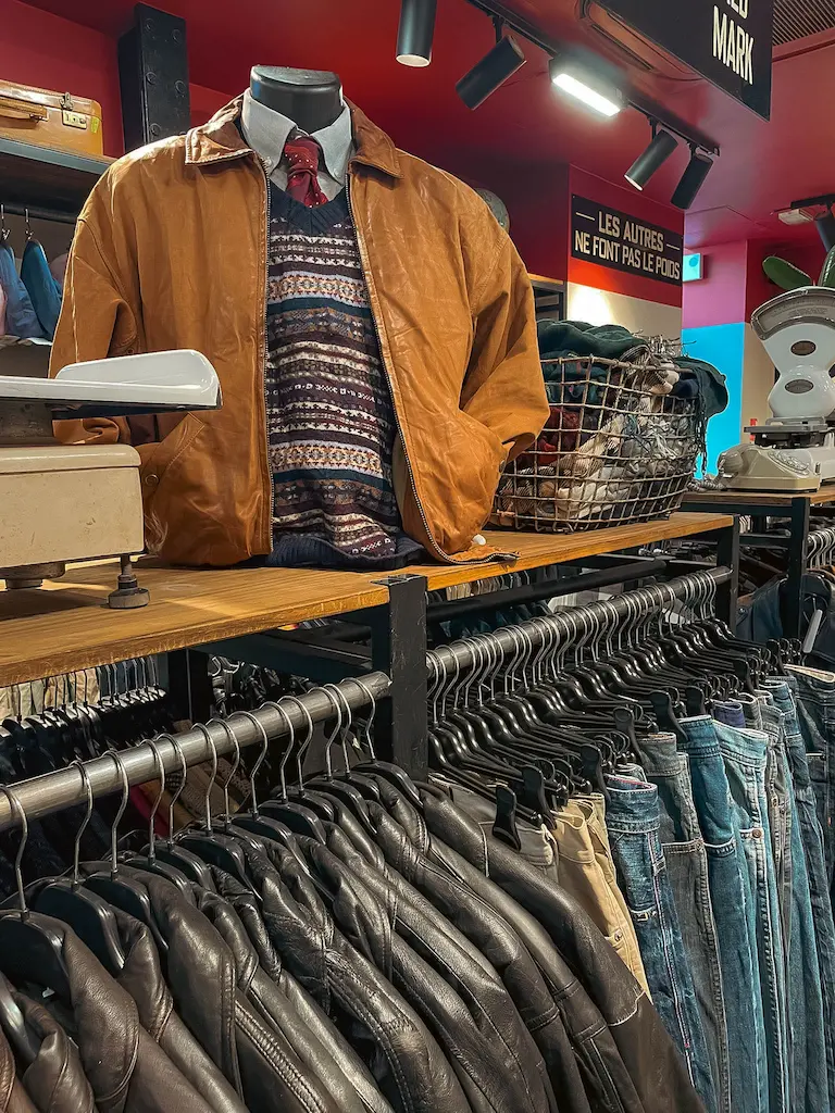 Nouveau stock vêtements vintage seconde main Kilo-Shop Paris